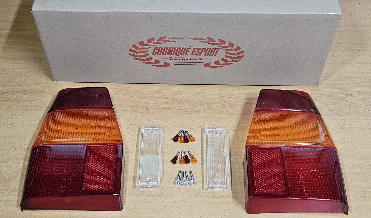 Juego de tulipas traseras + luces marcha atrás + tornillería. Lancia Delta Integrale